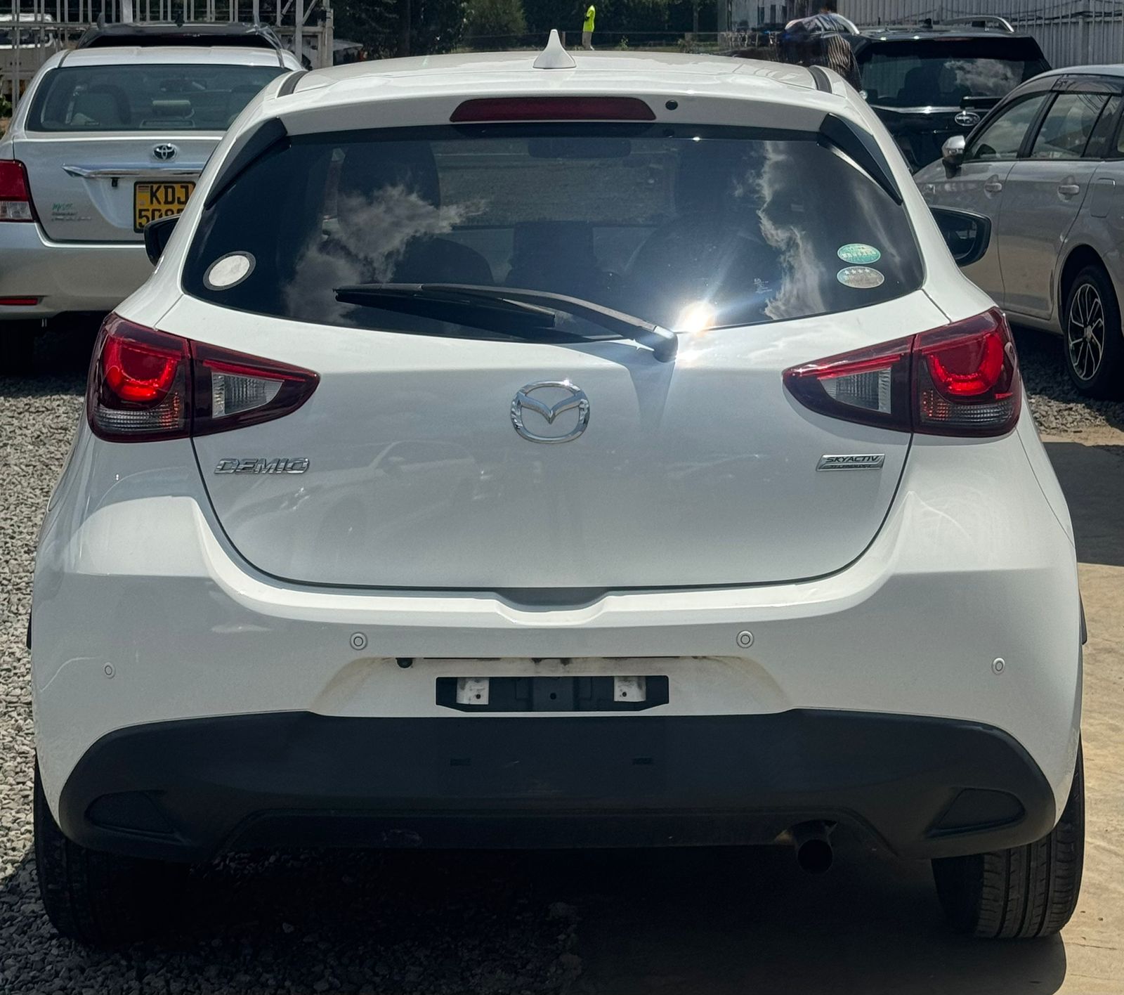 
								Mazda Demio full									