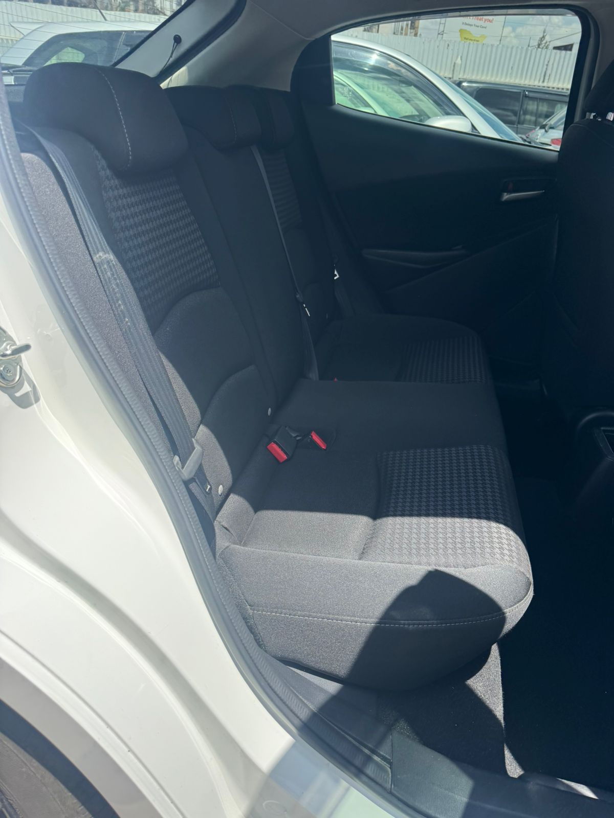 
								Mazda Demio full									