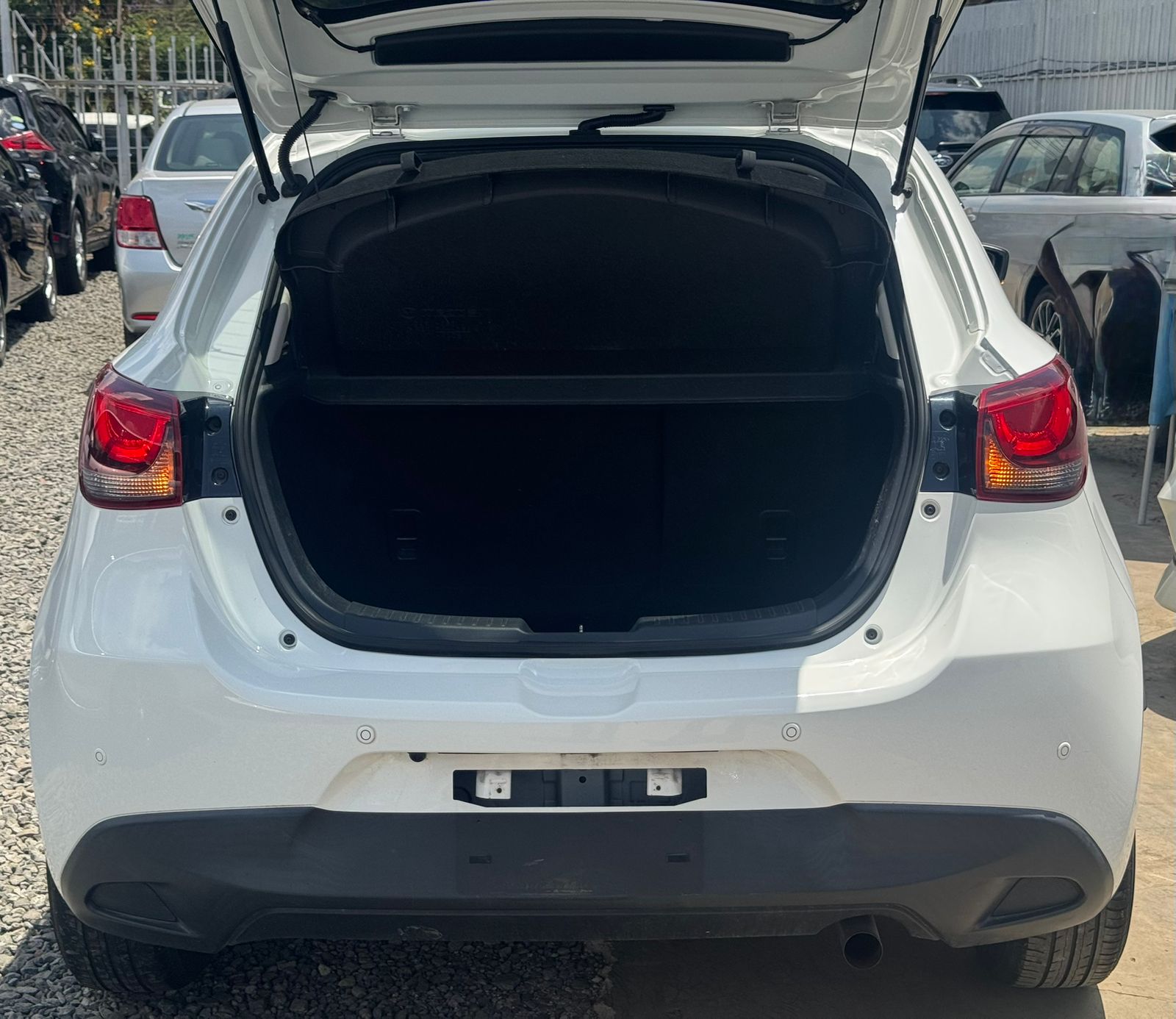 
								Mazda Demio full									