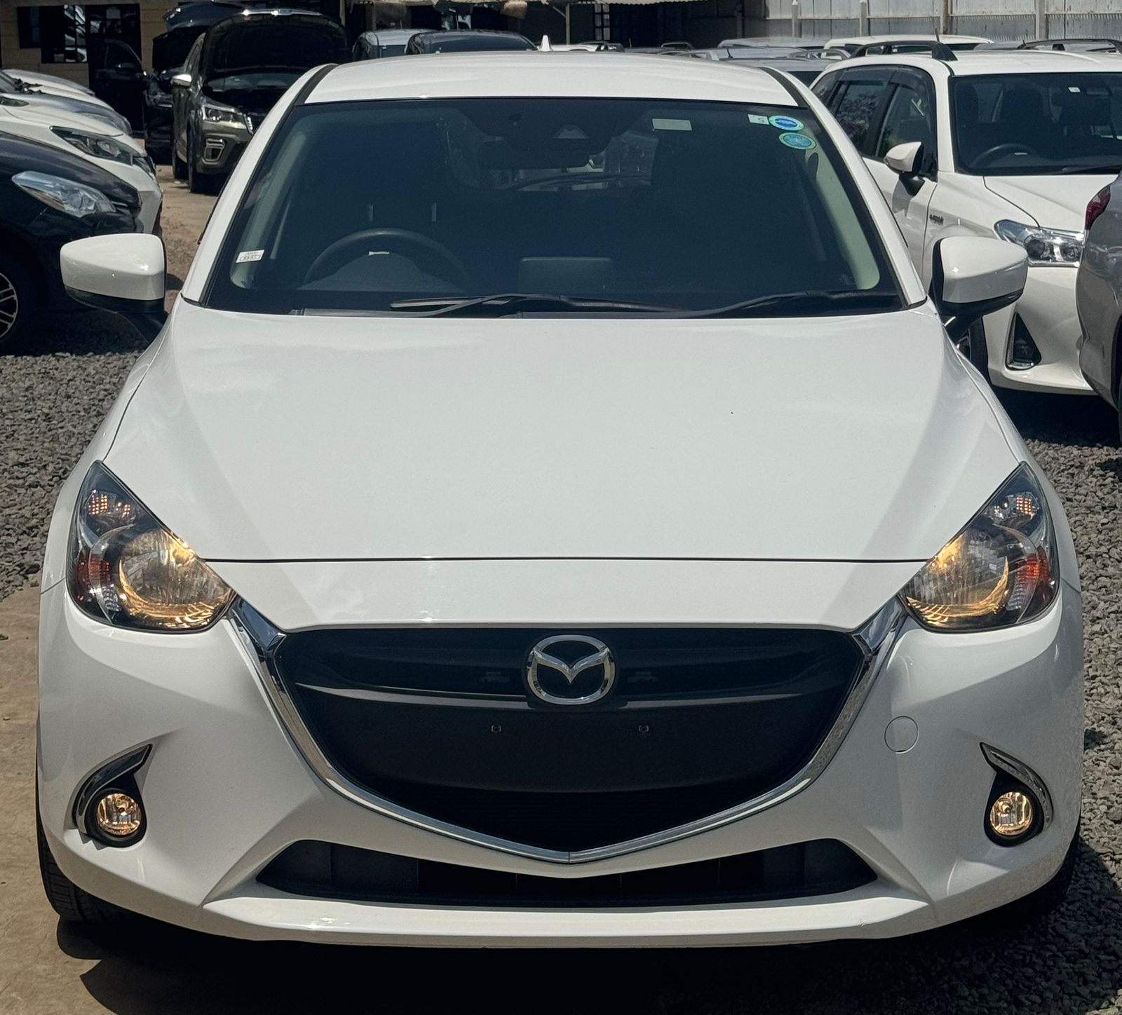 
								Mazda Demio full									