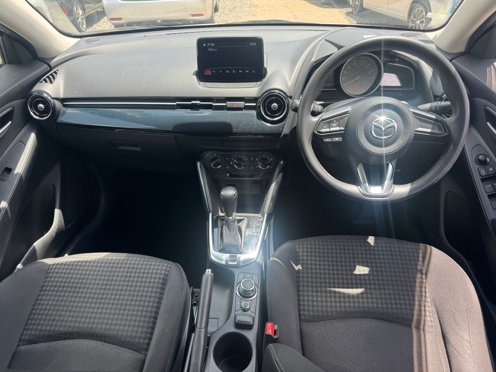 
								Mazda Demio full									