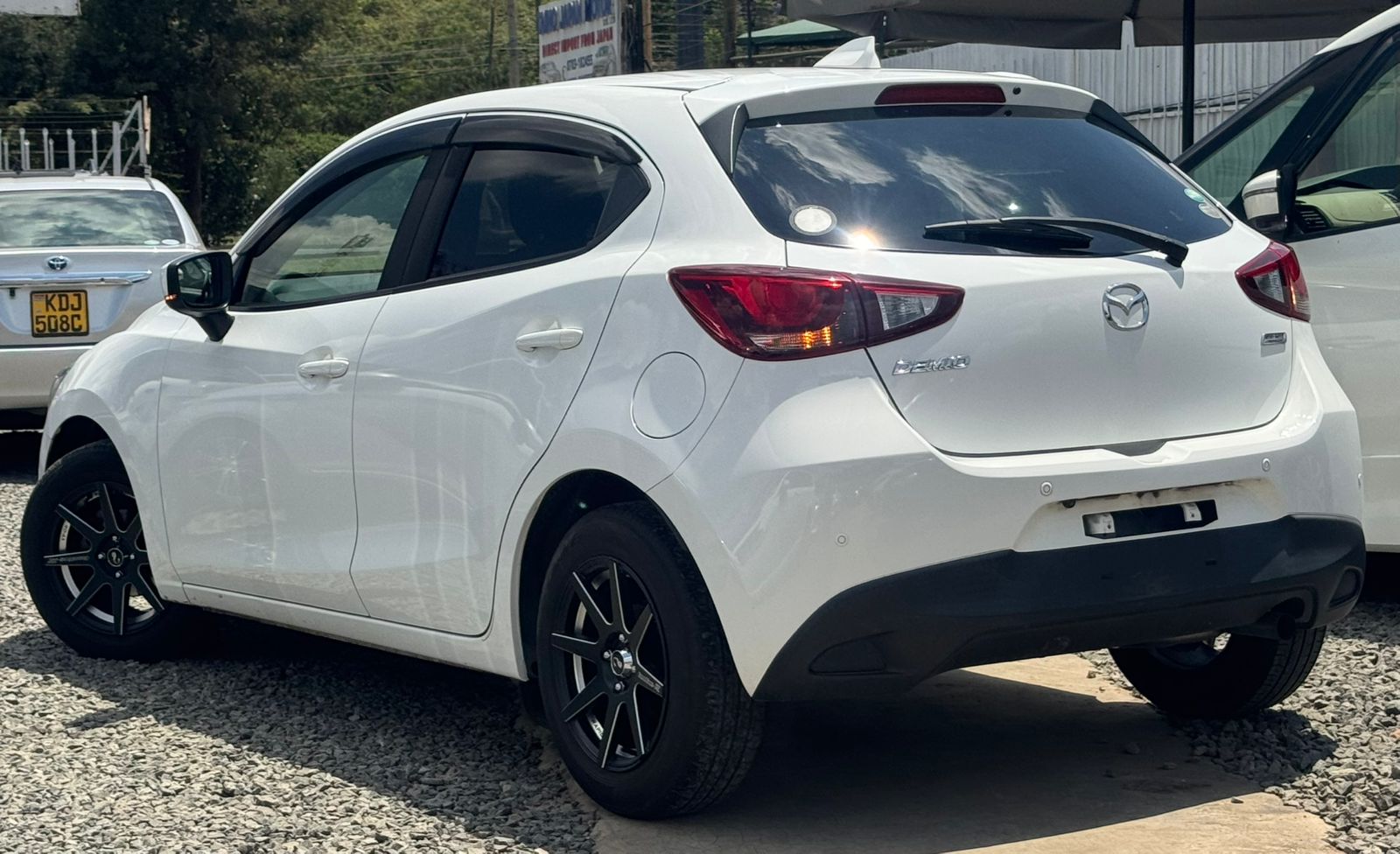 
								Mazda Demio full									