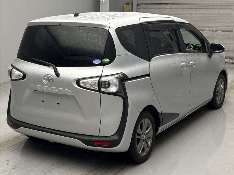 
								Toyota Sienta full									