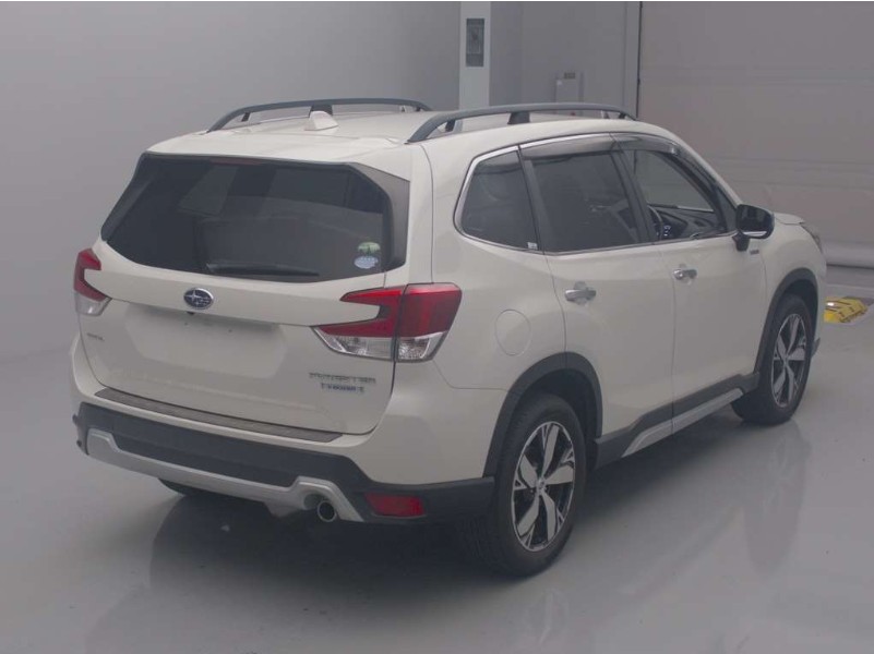 
								Subaru Forester E-Boxer full									