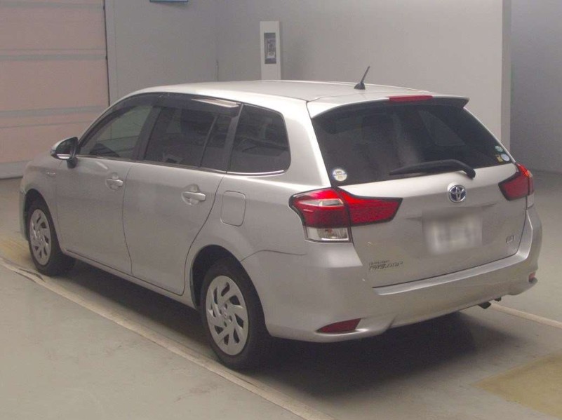 
								Toyota Fielder-Hybrid full									