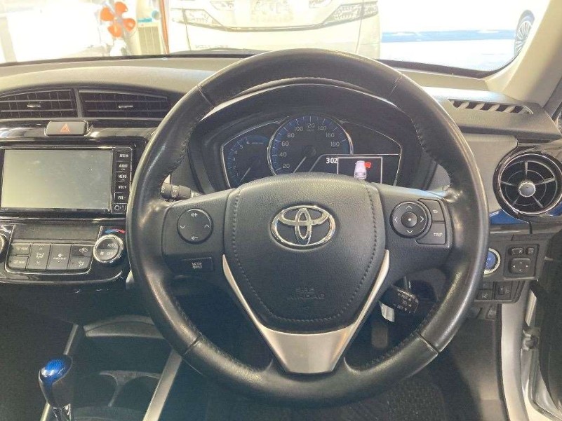 
								Toyota Fielder-Hybrid full									