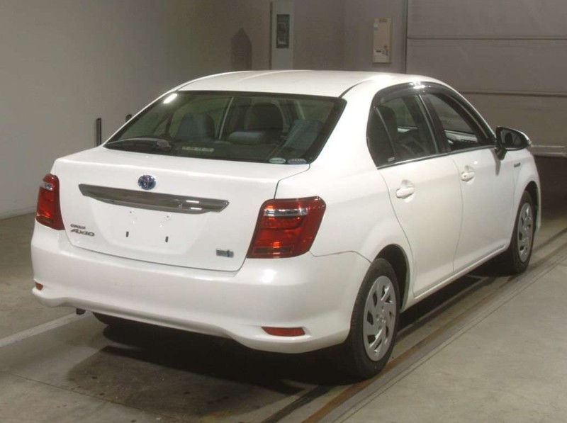 
								Toyota Axio full									
