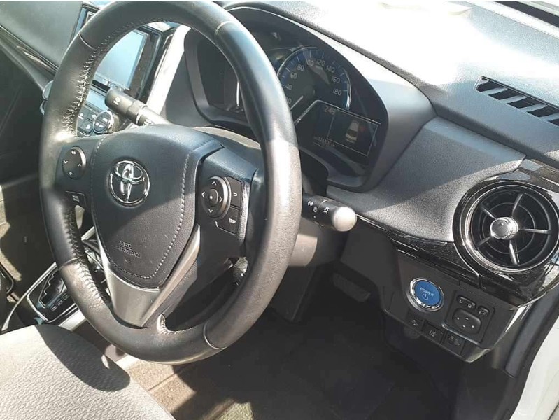 
								Toyota Axio-Hybrid full									